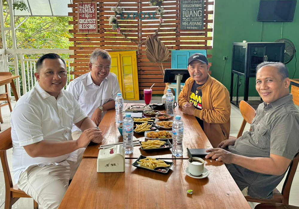KEBERSAMAAN: Pengurus DPC Gerindra bersama DPD Golkar Tuban melakukan pertemuan beberapa waktu lalu.