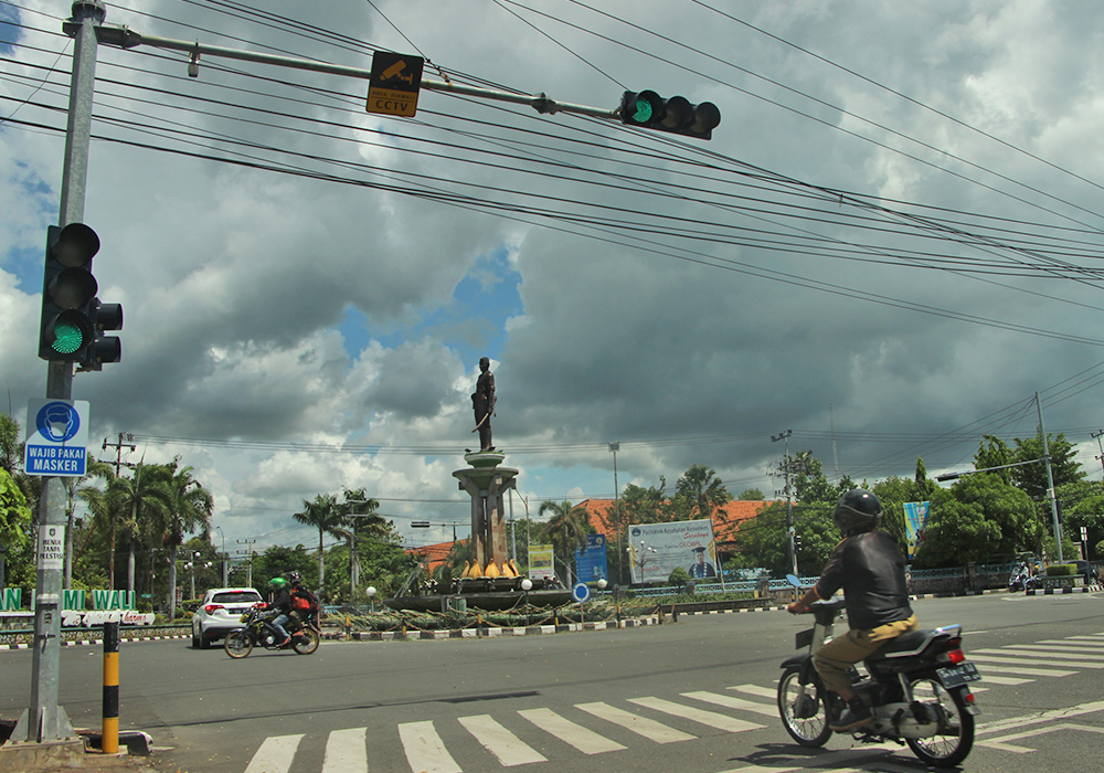 ANOMALI CUACA: Mendung pekat di atas langit Tuban selama kemarau yang berpotensi masih terjadi selama beberapa waktu ke depan.