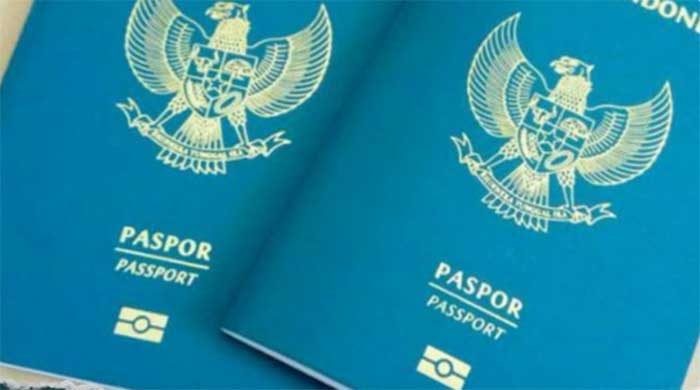 Tagar tolak desain paspor ramai di media sosial X.