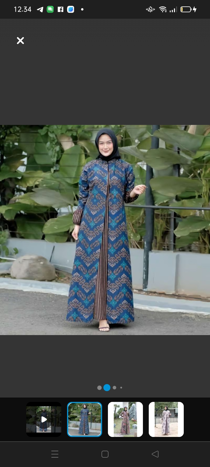 Gaya trendi dengan gamis batik