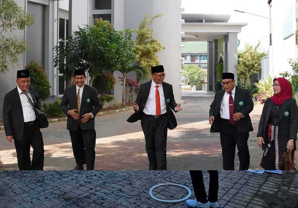 BANGGA: Rektor Unisma Prof. Dr. H. Maskuri Bakri, M.Si yang mencapai banyak kesuksesan di kampus yang dipimpin.
