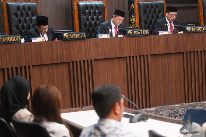 Sidang pembacaan putusan perkara dugaan pelanggaran Kode Etik Penyelenggara Pemilu (KEPP) dengan terlapor Ketua Komisi Pemilihan Umum (KPU) RI Hasyim Asy
