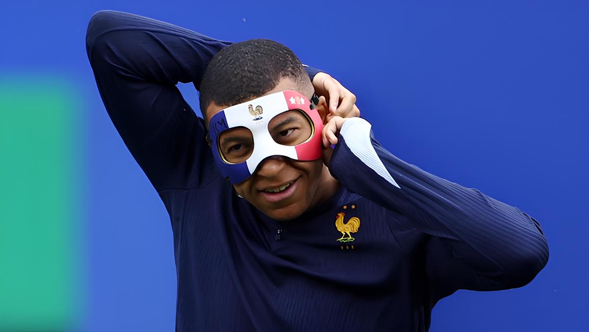 Bintang sepak bola Prancis Kylian Mbappe