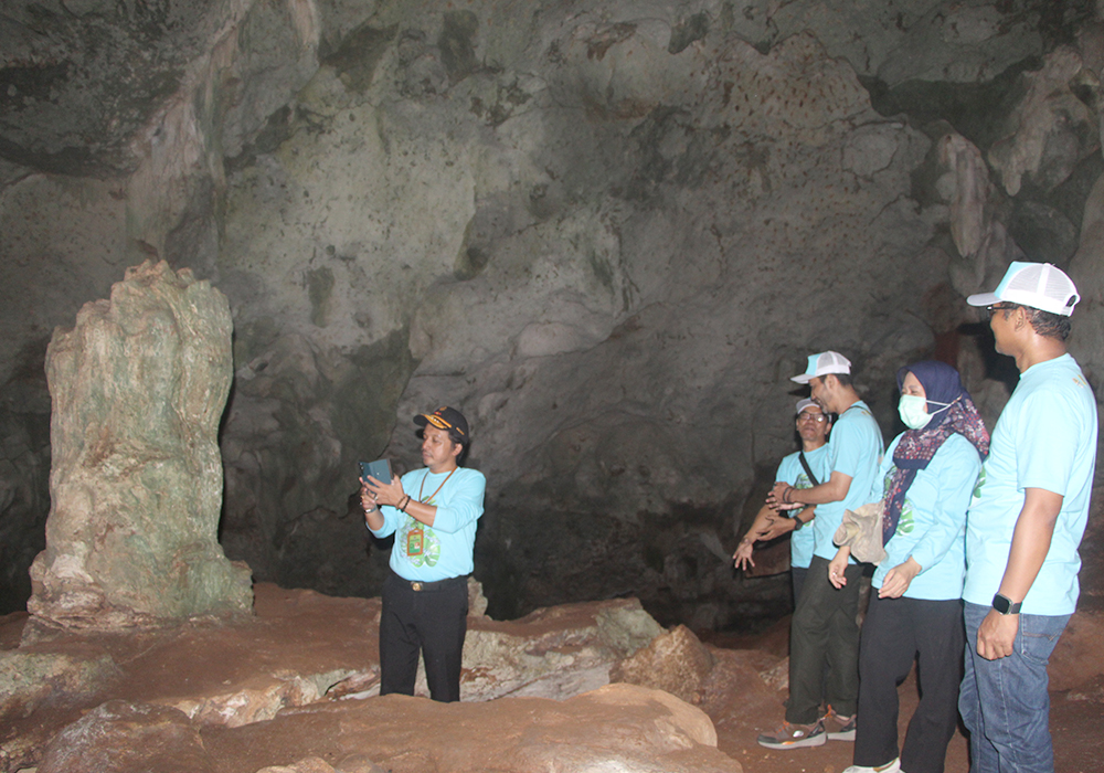 Lokasi dalam Gua Nglirip yang memiliki ruag besar dengan panjang sekitar 1 kilometer.