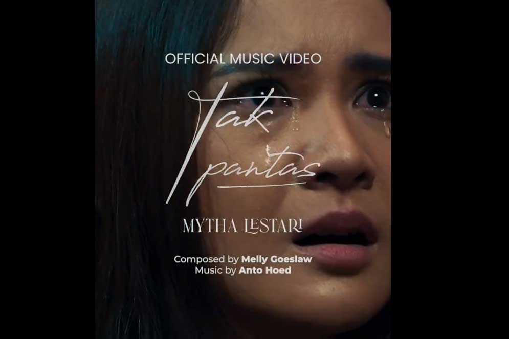 Potongan video lagu Tak Pantas, Soundtrack film Ipar adalah Maut yang diciptakan oleh Melly Goeslaw, diaransemen oleh Anto Hoed, dan dinyanyikan oleh Mytha Lestari.