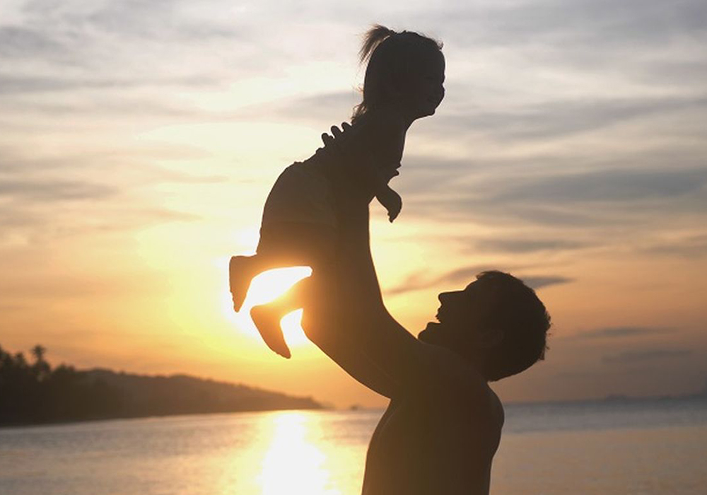 Ilustrasi ayah dan anak