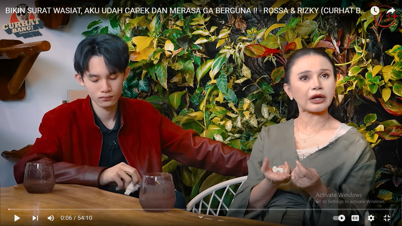 Rossa bersama sang anak, Rizky, menceritakan kisah hidupnya di Podcast Denny Sumargo