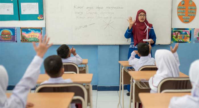 Kegiatan MPLS sebaiknya dibuat dengan  edukatif dan menyenangkan.