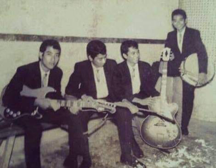 Koes Bersaudara di era 1960 an, dari kiri ke kanan, Tonny koeswoyo, Yok koeswoyo, Yon koeswoyo, Nomo koeswoyo.