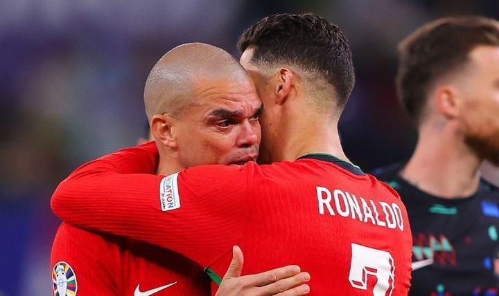 Unggahan Cristiano Ronaldo unggahan sedih saat Pepe memutuskan gantung sepatu.