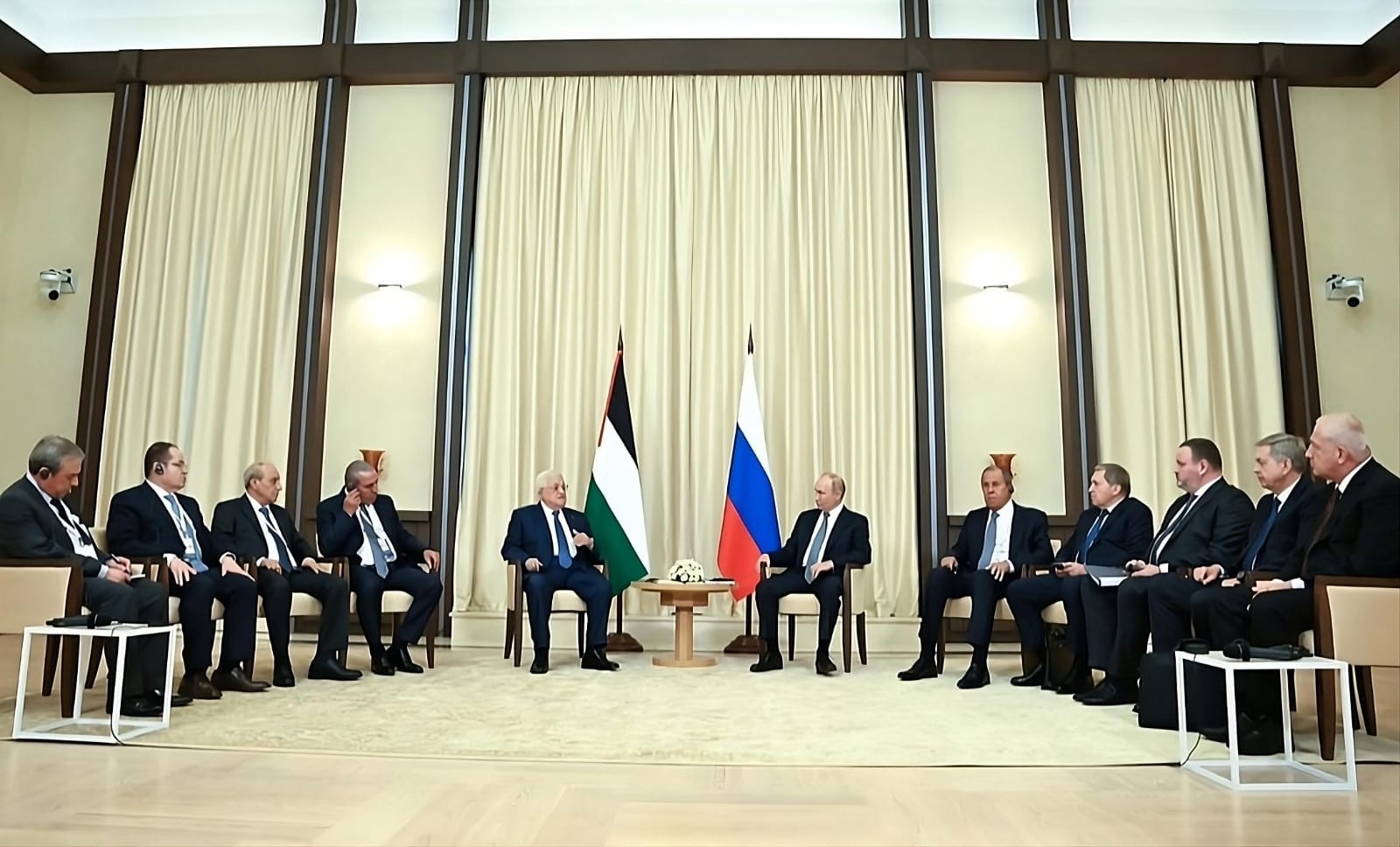 Presiden Palestina Mahmoud Abbas bertemu Putin di Moskow, menjadi sinyal Rusia siap dukung Palestina.