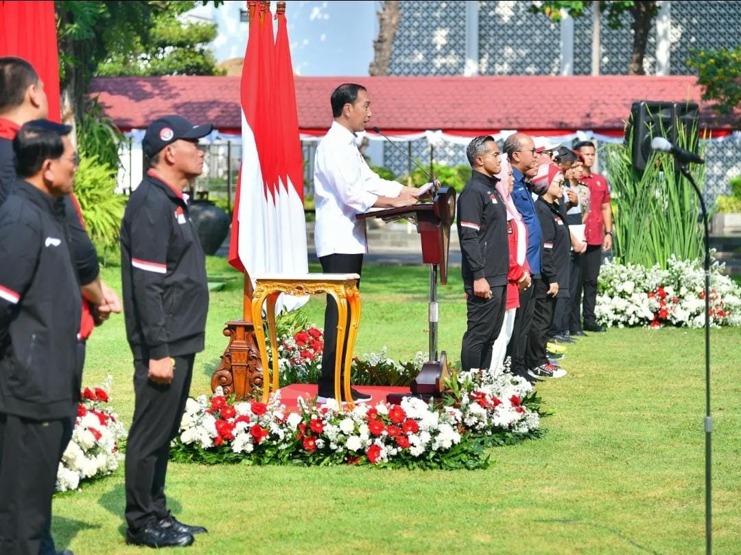 Ucapkan selamat kepada atlet Olimpiade Paris 2024, Presiden Jokowi justru banyak menuai komentar negatif.