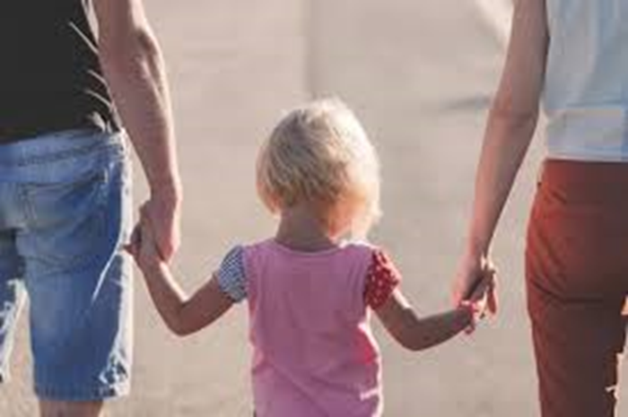 Pola asuh positif atau positive parentingyang semakin populer di kalangan orang tua modern.
