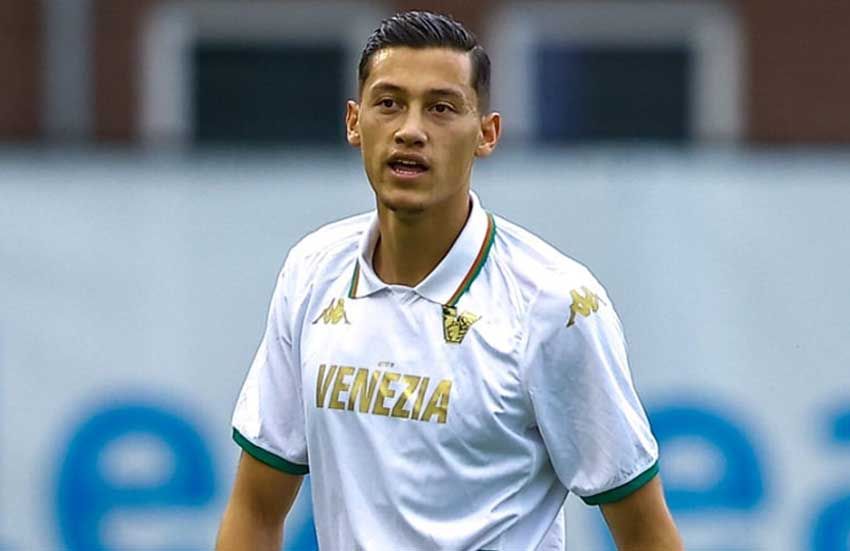 Jay Idzes, pemain Timnas Indonesia yang juga memperkuat tim Serie A Liga Italia, Venezia.