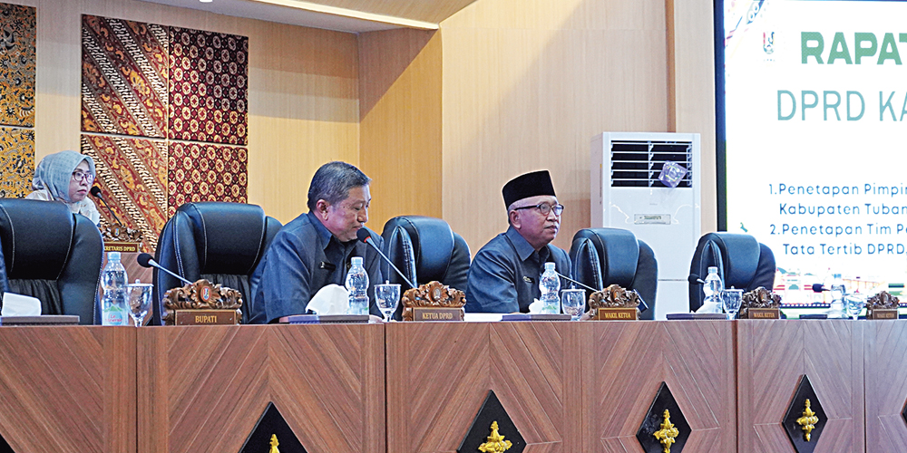 Pimpinan sidang sementara meminpin rapat paripurna pembahasan tata tertib DPRD Tuban.