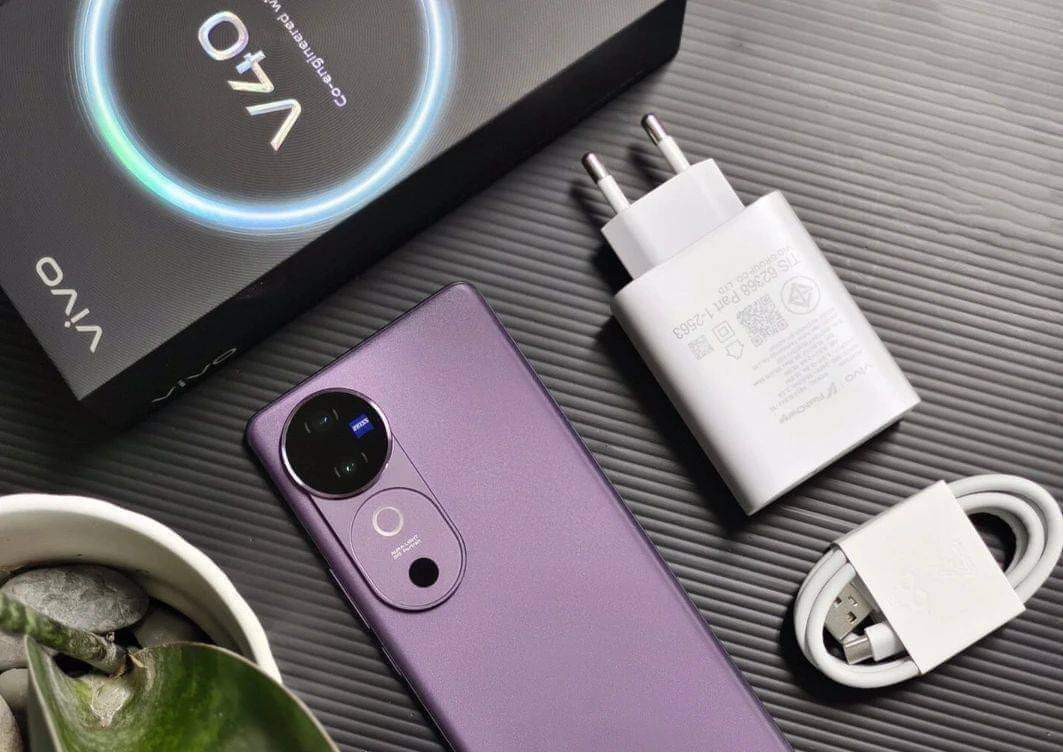Harga Vivo V40 beserta  sejumlah keistimewaannya.