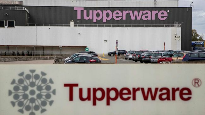 Tupperware, perusahaan internasional yang sedang dilanda masa sulit.