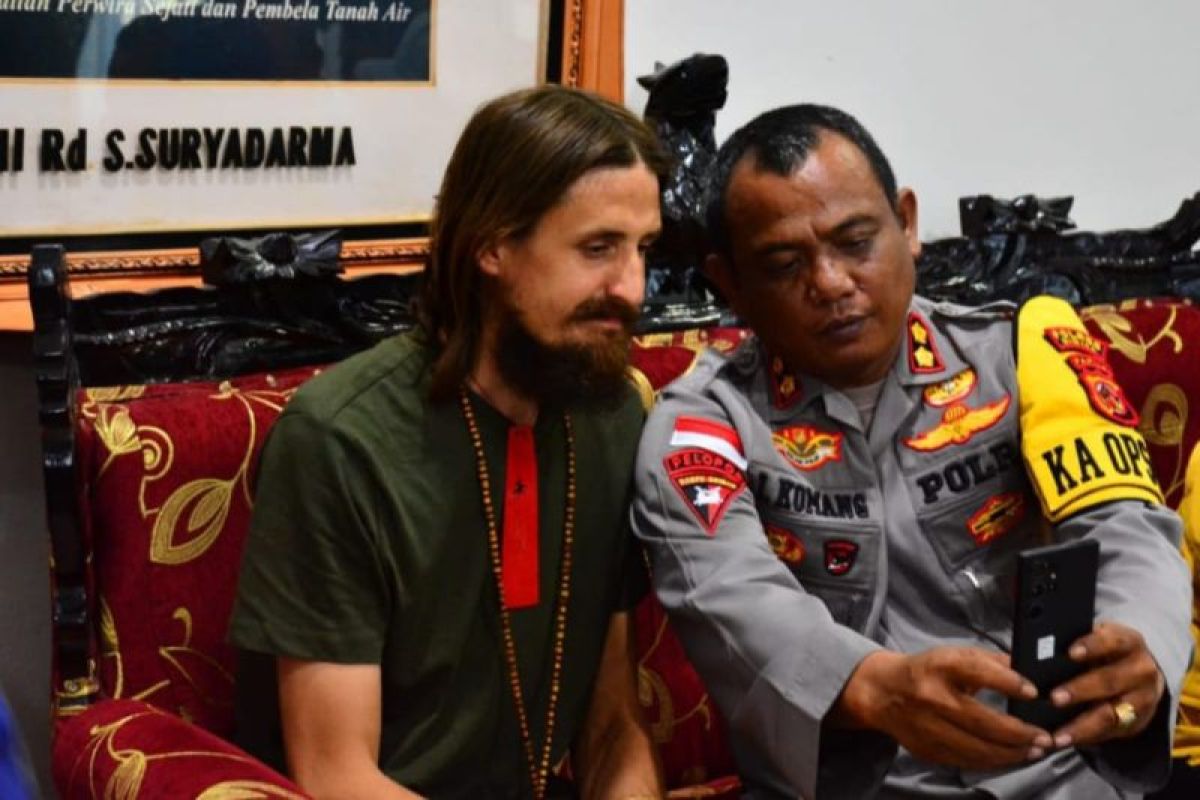 Pilot Susi Air Kapten Philip Mark yang bebas dari penyanderaan KKB Papua.
