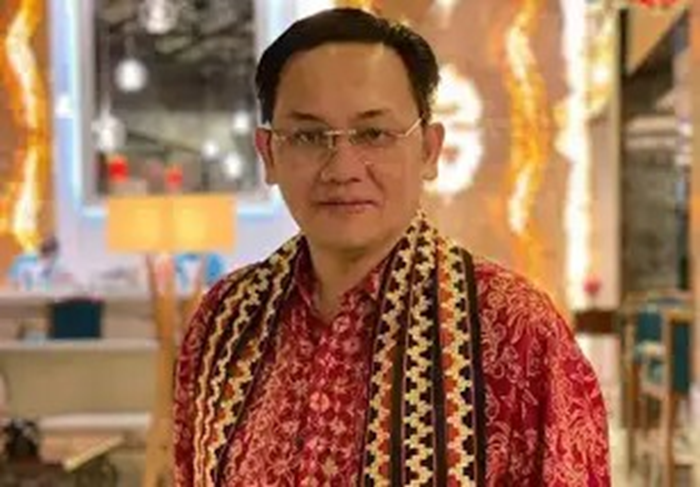 Farhat Abbas turut menghubungi hubungan Nikita Mirzani dan Lolly.