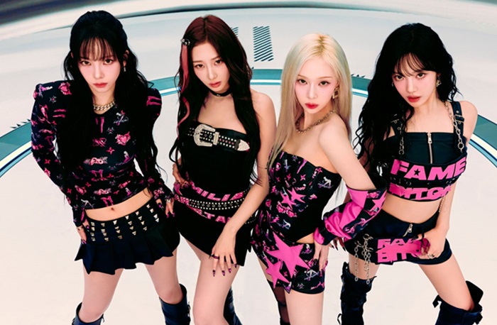 Aespa yang dikabarkan bakal comeback bulan depan dengan penampilan mengejutkan.