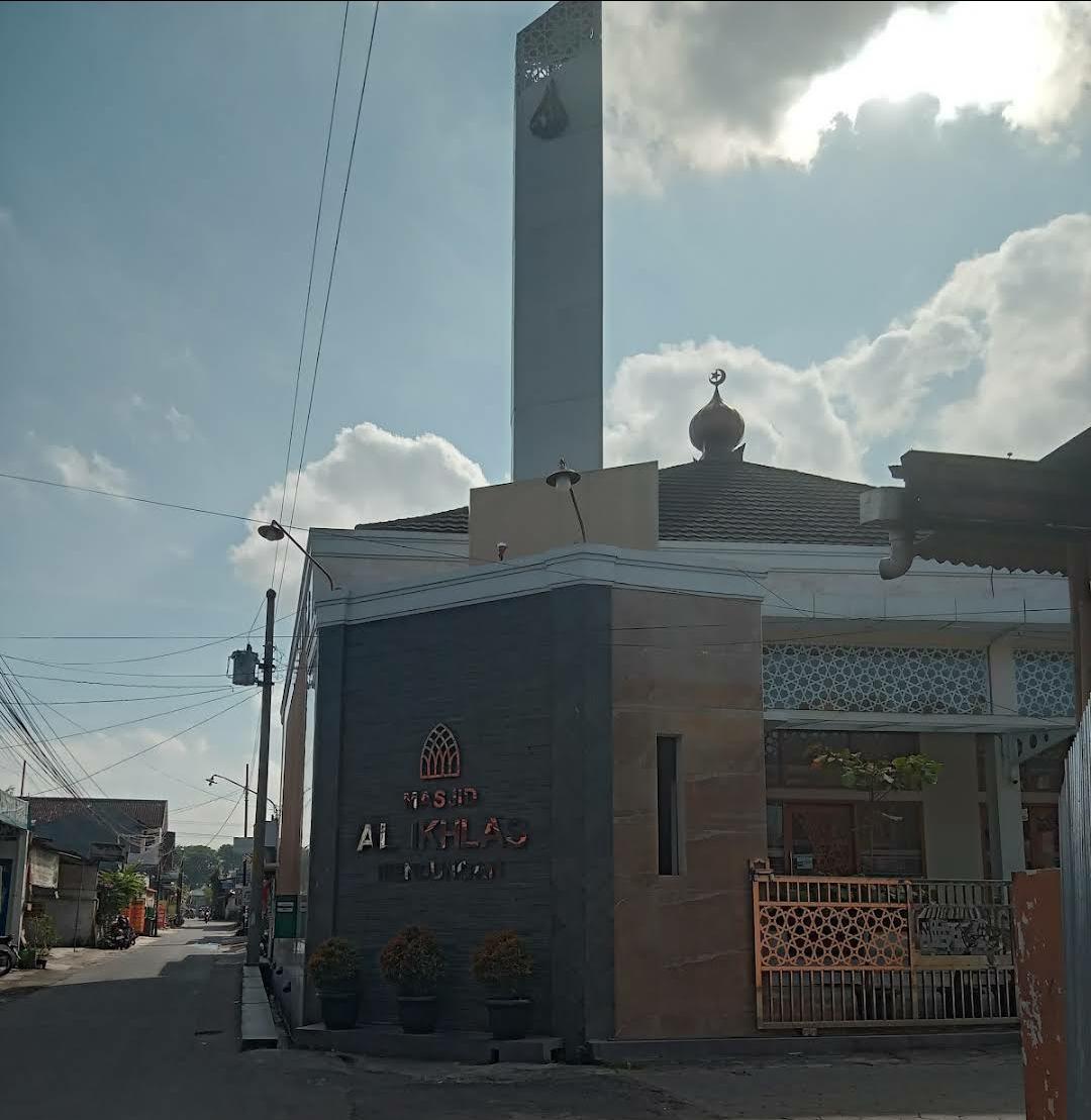 Masjid di Sukoharjo yang mendapatkan rating buruk 1,8 di Google Maps.
