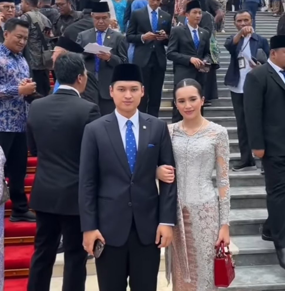 Potret Beby Tsabina saat menemani sang suami pelantikan DPR RI.
