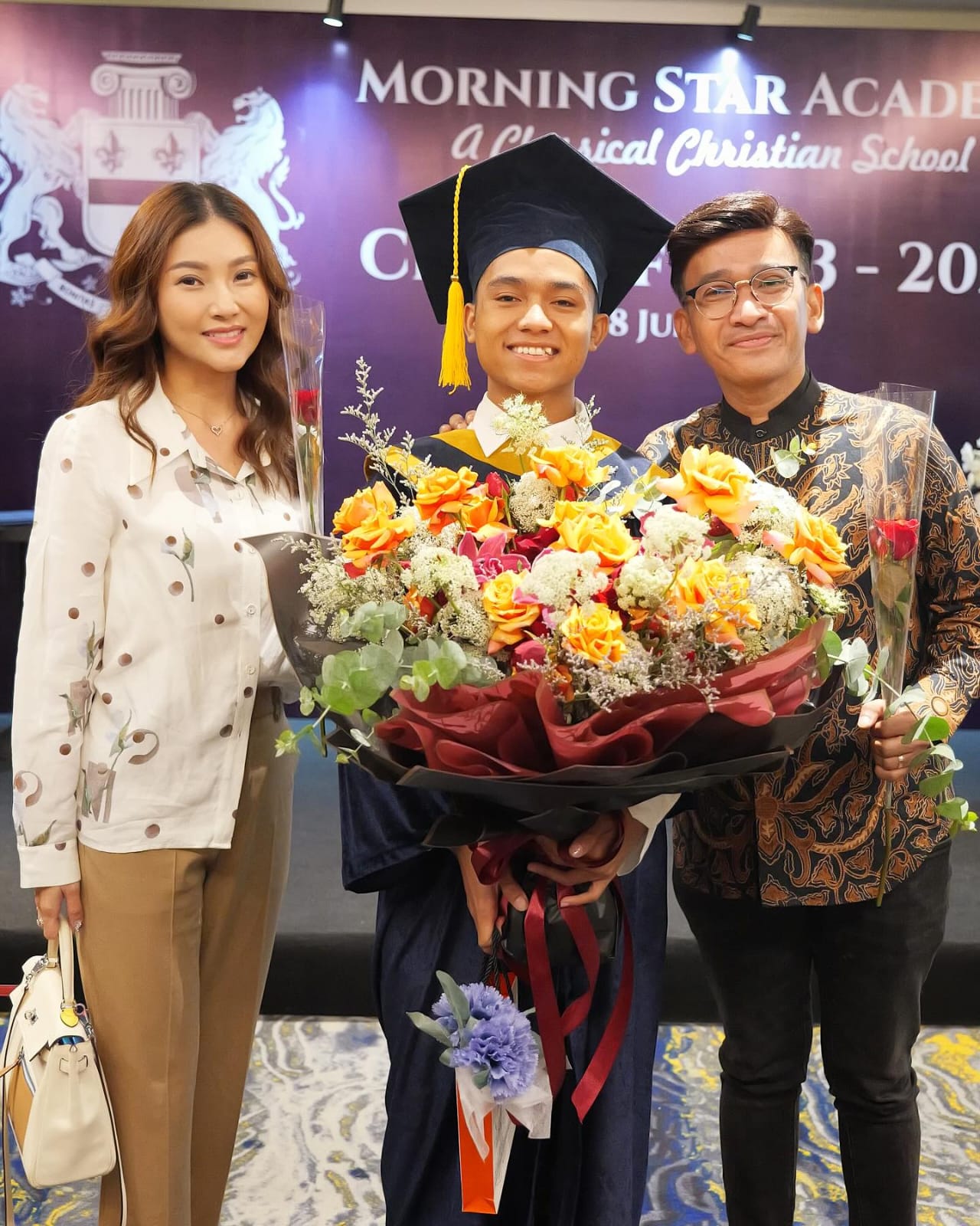 Potret kebersamaan Ruben Onsu bersama Sarwendah dan Betrand Peto.