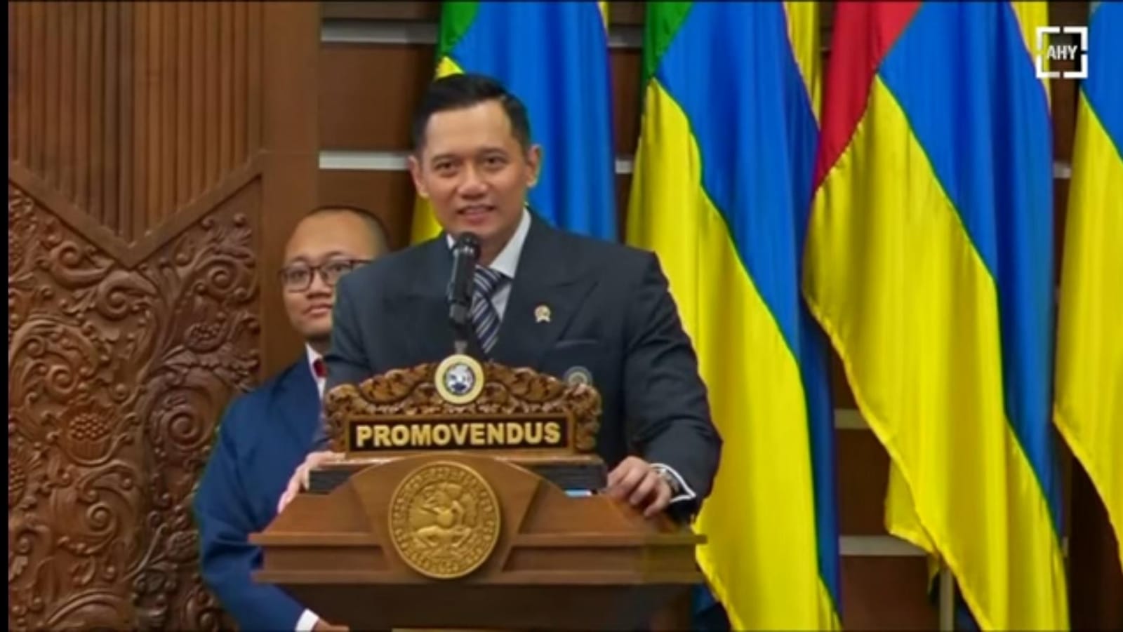 Menteri Agraria dan Tata Ruang/Kepala Badan Pertanahan Nasional (ATR/BPN) AHY telah selesai menjalani ujian doktor.