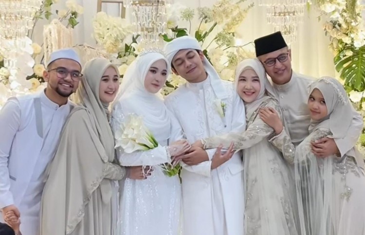 Potret pernikahan Gus Zizan dan Kamila Asy Syifa.