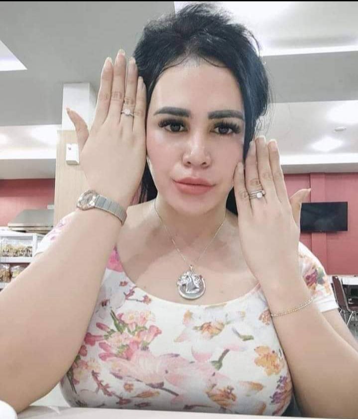 Selebgram Ratu Entok.