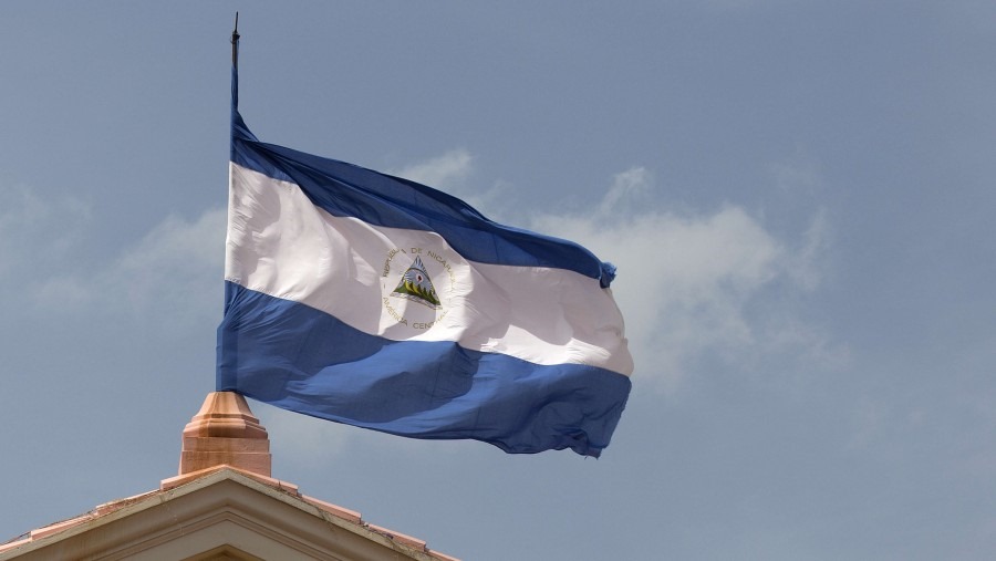 Bendera pemerintah Nikaragua yang secara resmi mengakhiri hubungan diplomatik dengan Israel.