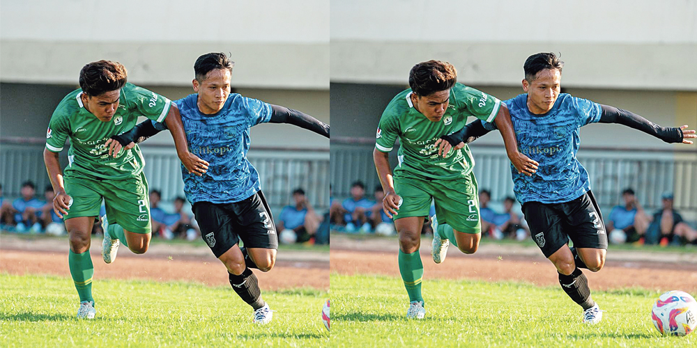 Aksi pemain Bumi Wali FC saat melakoni friendly match melawan Persela Lamongan di Stadion Tuban Sport Center pada September lalu.