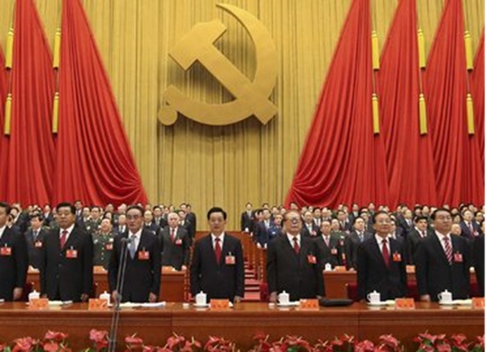 China meningkatkan program beasiswa dan bantuan keuangan bagi mahasiswa.