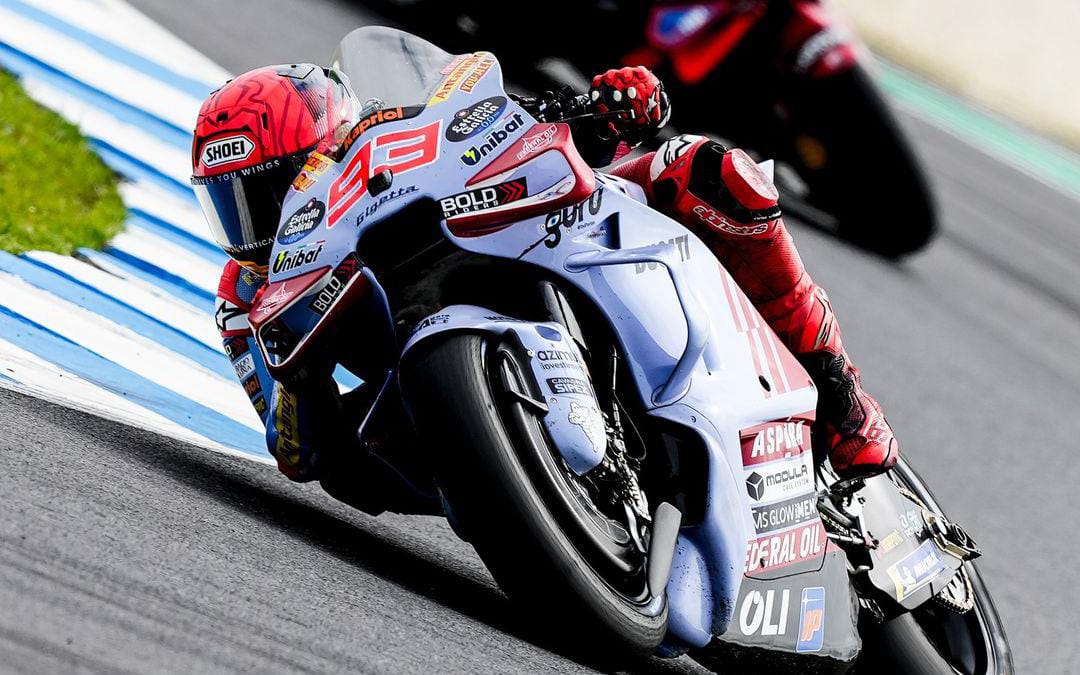 Pebalap Aldi Satya Mahendra mencetak sejarah di kejuaraan World Supersport 300.