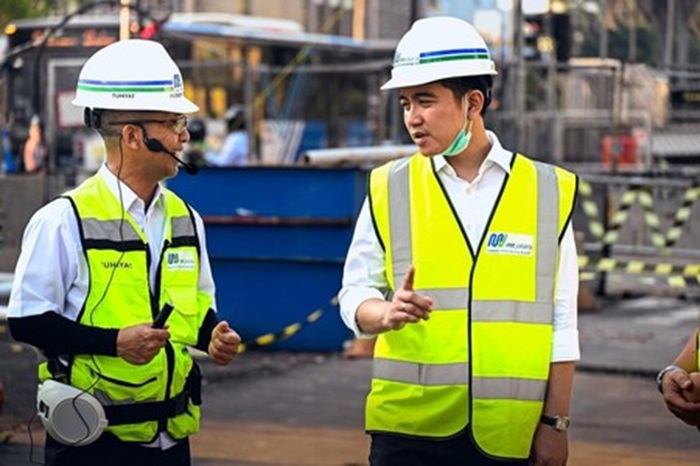 Gibran Rakabuming meninjau proyek MRT fase 2.