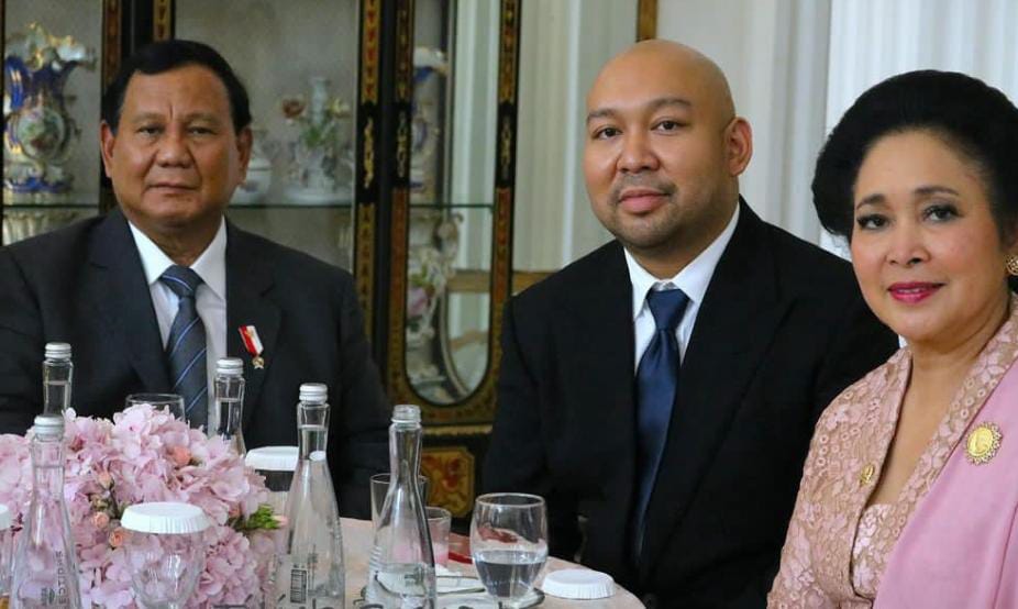 Salah satu momen kebersamaan Prabowo dan Titiek.