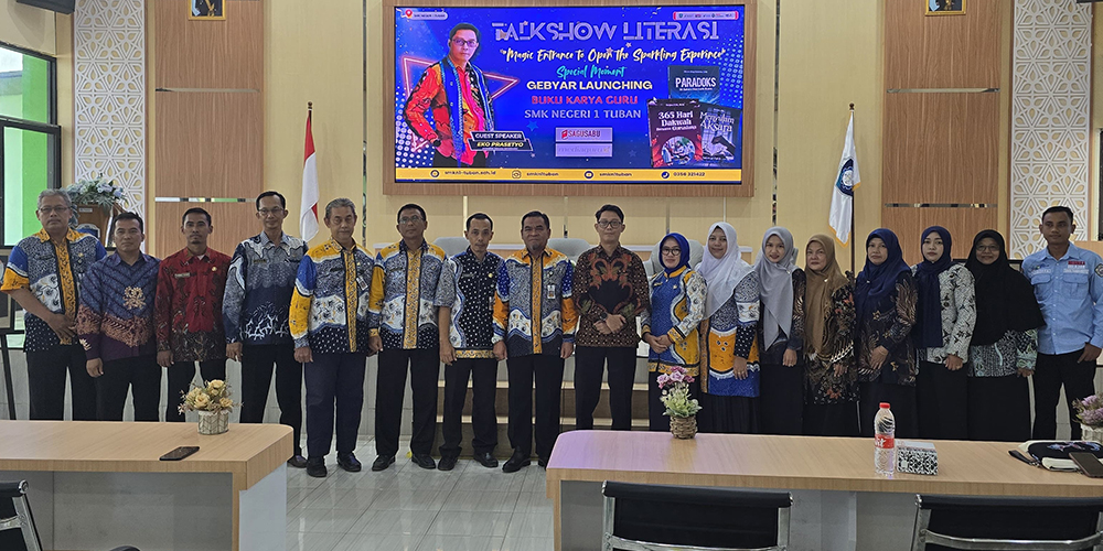 Gebyar Launching Buku Karya Guru SMKN 1 Tuban sekaligus Talkshow Literasi untuk siswa dan guru.