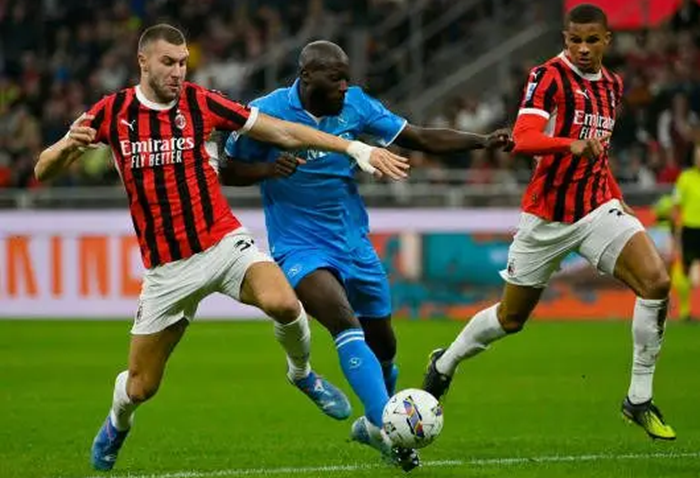 Kemenangan Napoli atas AC Milan.