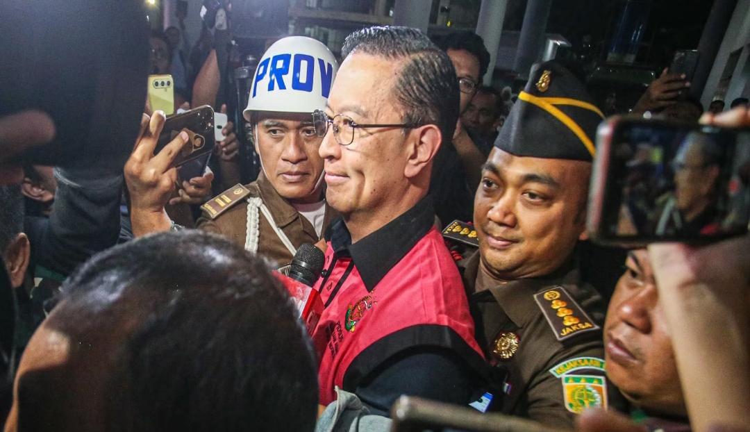 Tom Lembong saat diamankan Kejagung.
