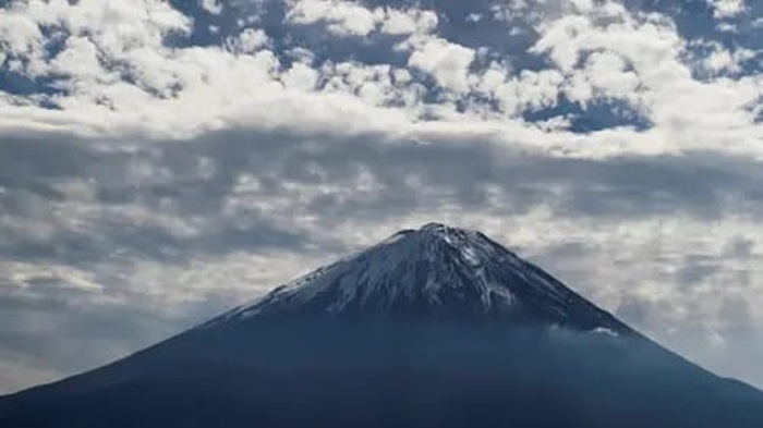 Gunung Fuji di Jepang yang tanpa salju.
