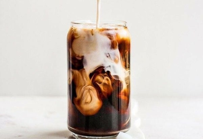 Ilustrasi kopi susu.