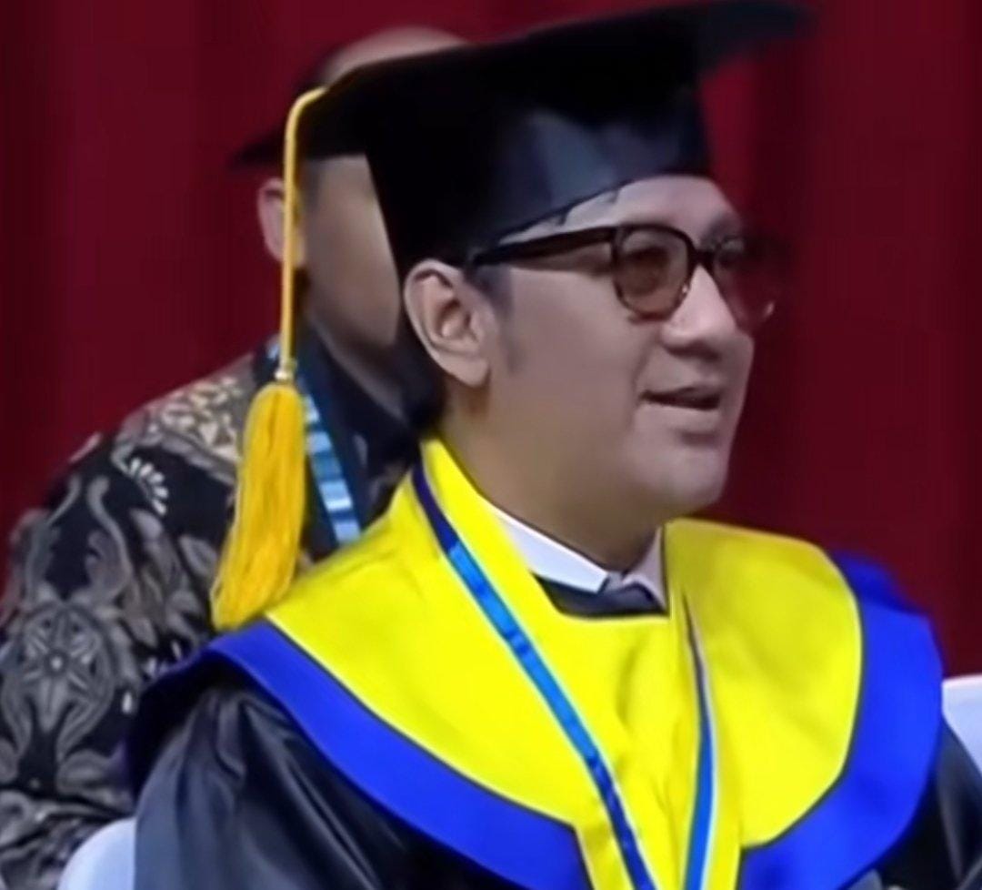 Andre Taulany yang diduga memparodikan gelar doktor Raffi Ahmad.