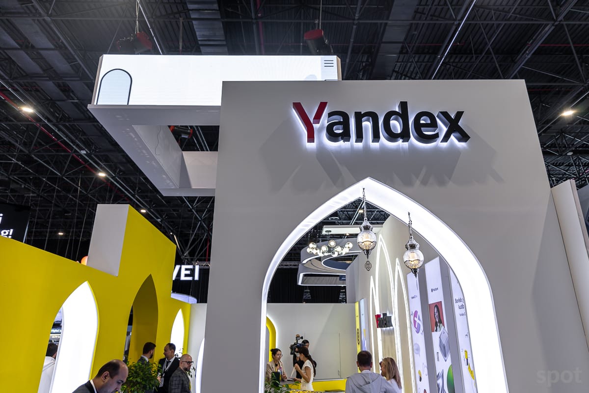 Yandex, mesin pencari asal Rusia.