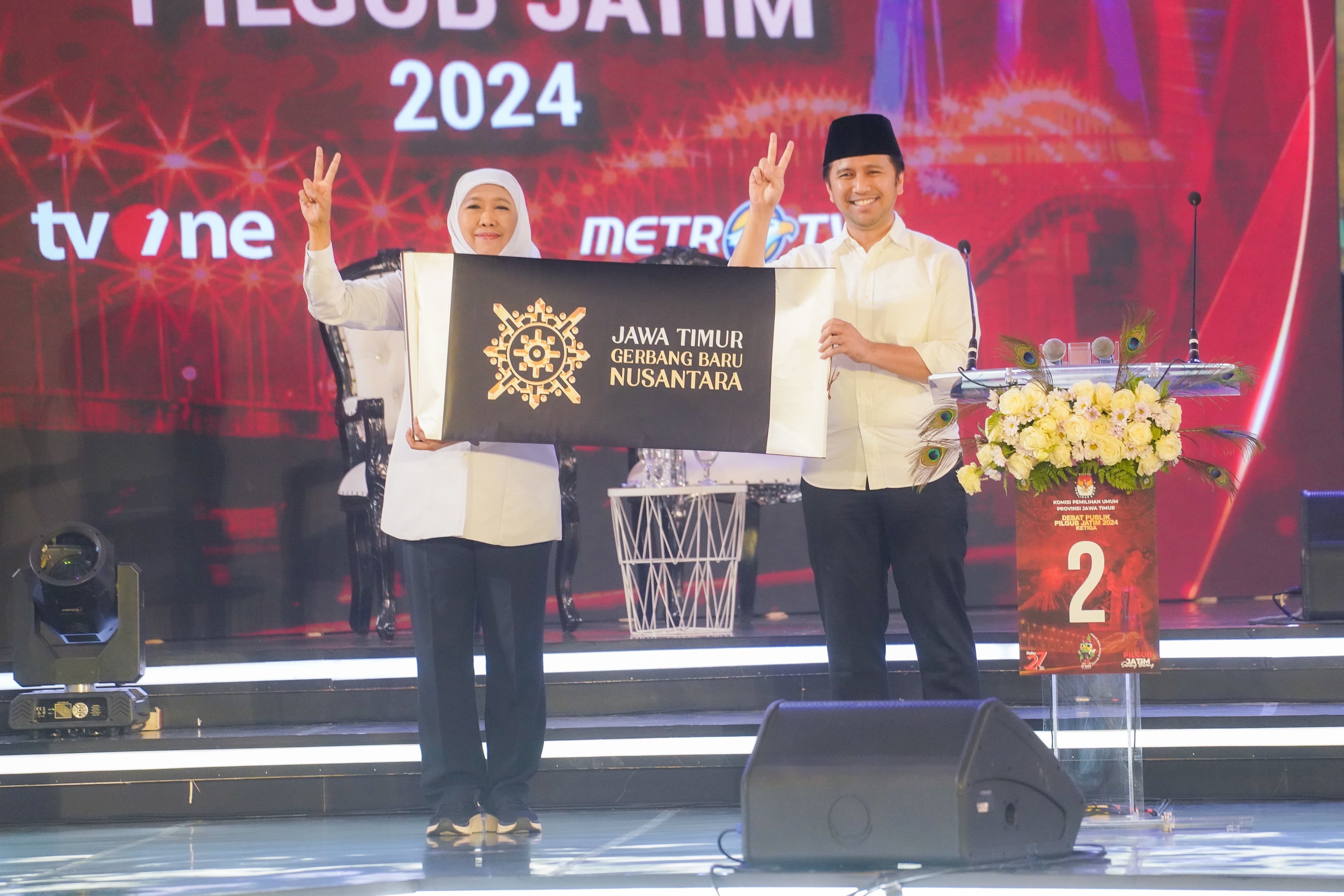 Pasangan Calon Gubernur Jawa Timur Nomor Urut 2 Khofifah bersama Emil yang tampil memukau di debat.
