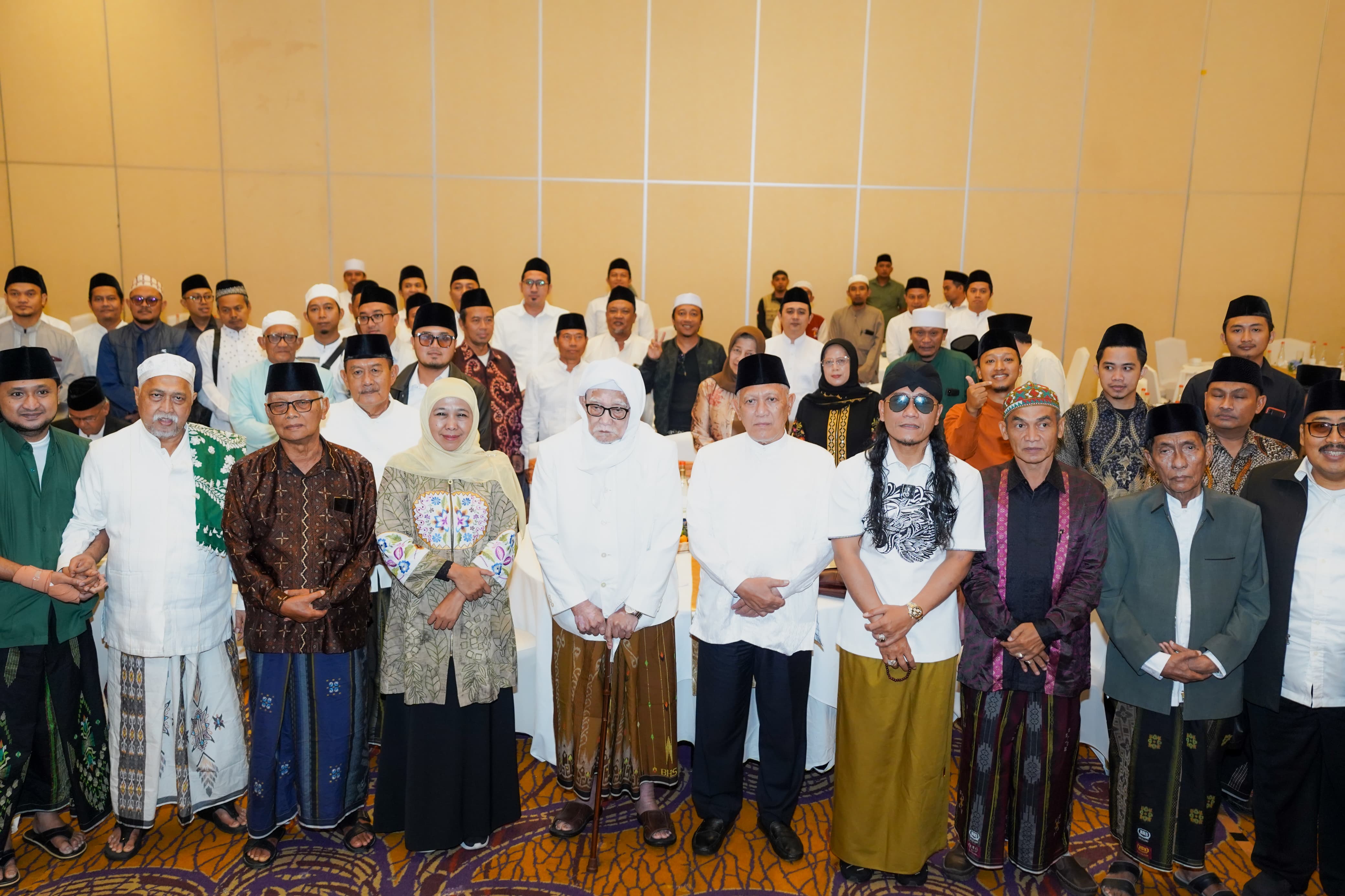 Kiai kondang Gus Miftah ajak dukung Khofifah Indar Parawansa, saat Multaqo Ulama, Selasa (19/11) siang.