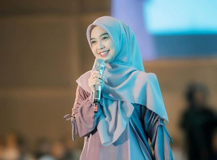 Youtuber Ria Ricis melaporkan mantan satpamnya atas dugaan tindak pidana.