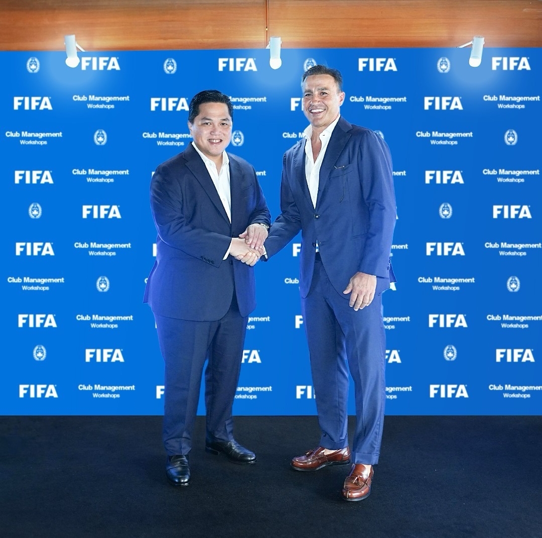 Erick Thohir berikan sambutan hangat pada pesepak bola legenda