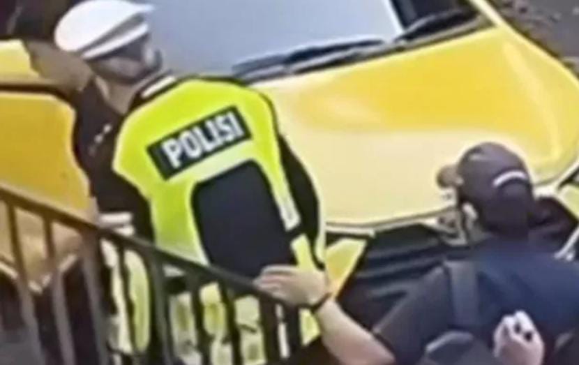 Gubernur Bengkulu tertangkap kamera gunakan seragam polisi saat OTT