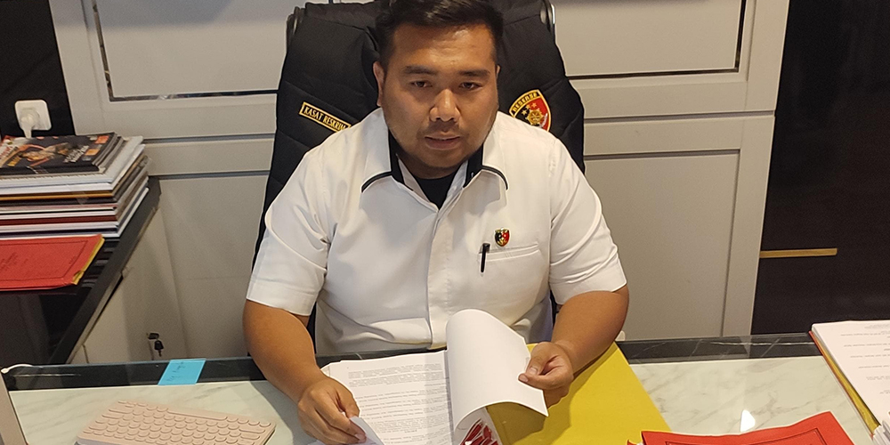Kasat Reskrim Polres Tuban saat menyampaikan perkembangan penyidikan kasus dugaan pencabulan terhadap santriwati asal Kecamatan Widang, Senin (2/12).