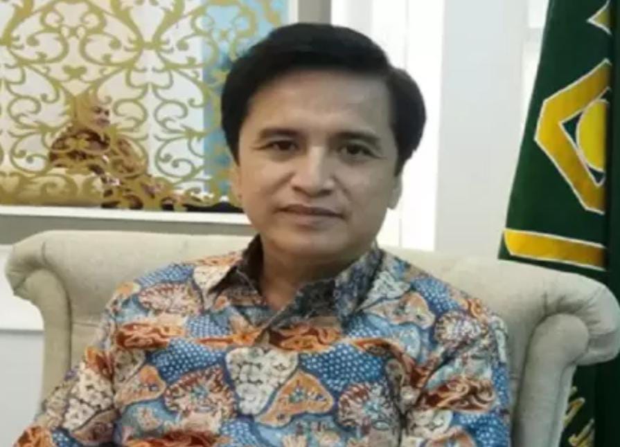 Yoory Corneles Pinontoan, dituntut mengganti kerugian negara sebesar Rp 31,17 miliar.